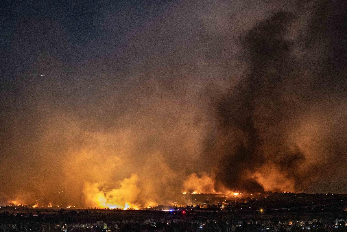 Photos from yesterday of the devastating Marshall and Middle Fork Fire that burned Louisville and Superior SE of Boulder, Colorado. Exploded in intensity with 80mph winds and no real precipitation in months. #louisvillefire #boulderfire #cowx #coloradofire #fire #marshallfire
