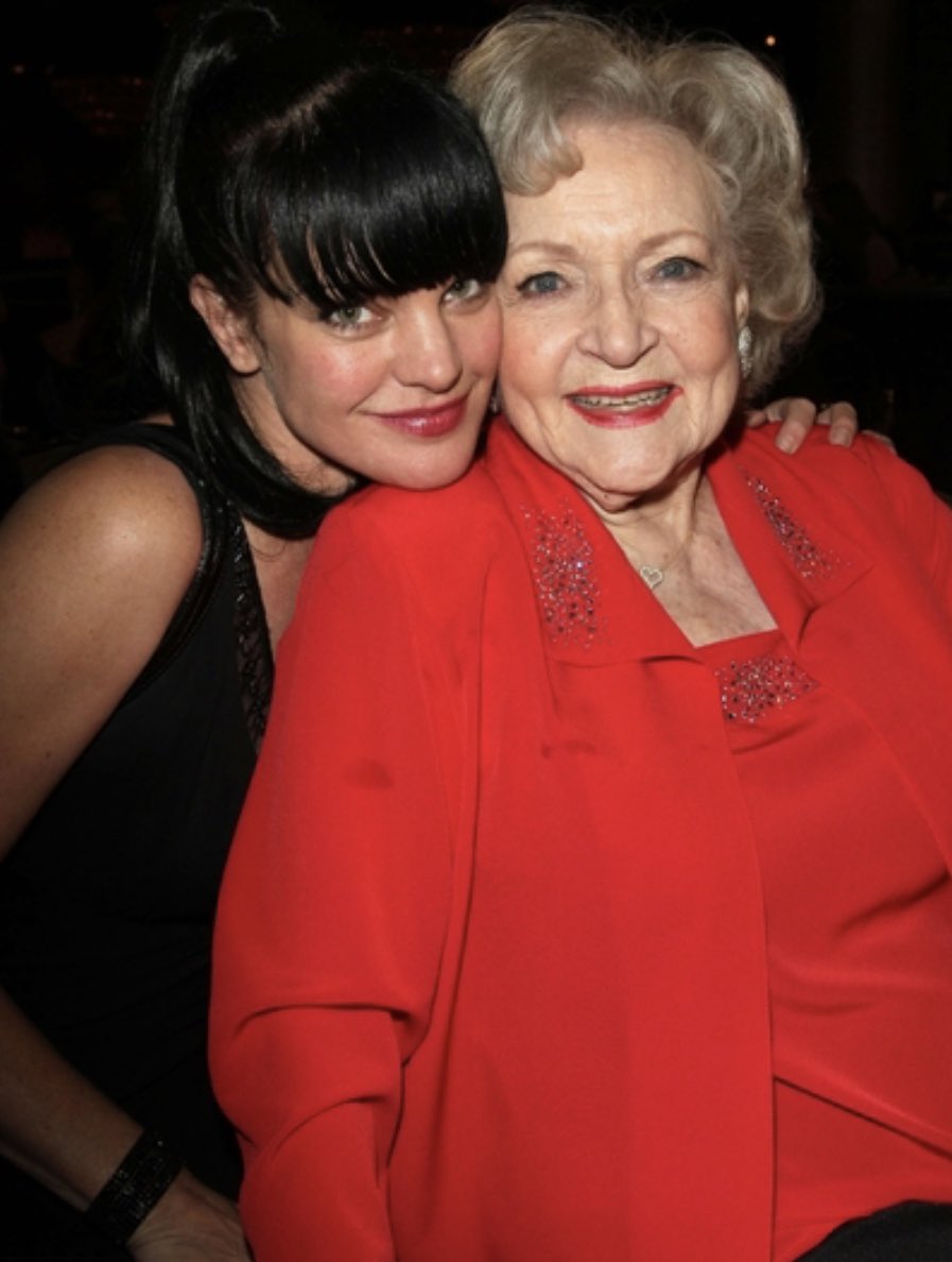 PauleyP's tweet photo. Oh #BettyWhite 
I love you. 
Thank you for being such a good role model for me.
Thank you for being a friend. https://t.co/qPCef7At5o