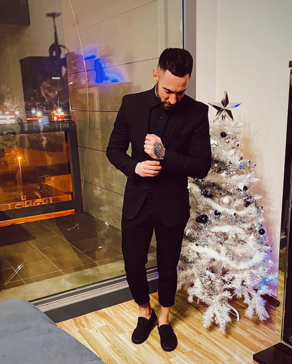 rubenthrax's tweet image. ⭐️FELIZ 2022⭐️
#happynewyear #2022 #goodvibes #añonuevo #findeaño #dj