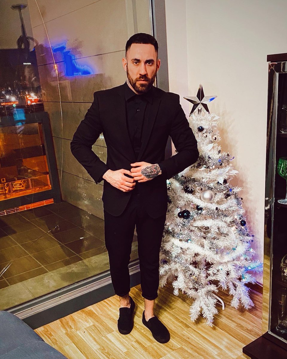 rubenthrax's tweet image. ⭐️FELIZ 2022⭐️
#happynewyear #2022 #goodvibes #añonuevo #findeaño #dj