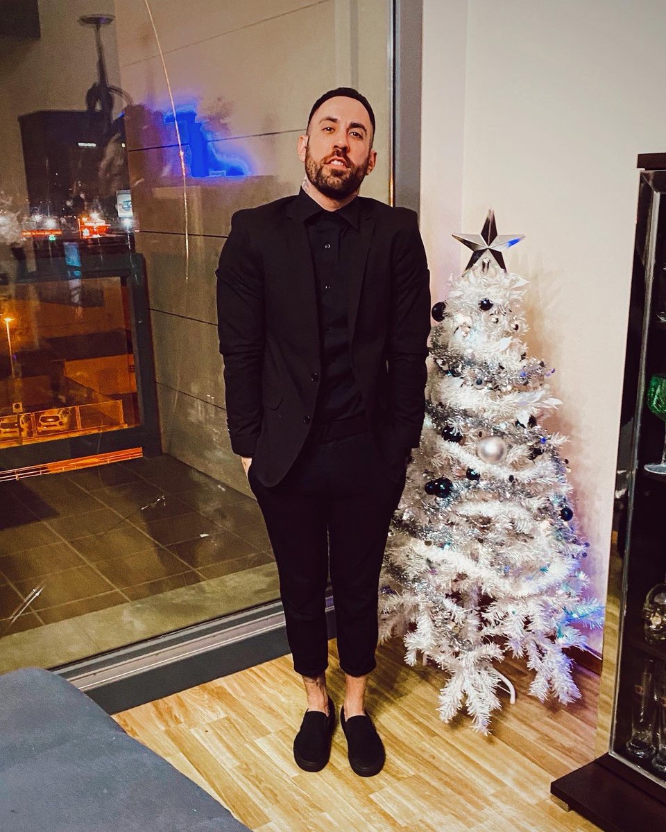 rubenthrax's tweet image. ⭐️FELIZ 2022⭐️
#happynewyear #2022 #goodvibes #añonuevo #findeaño #dj