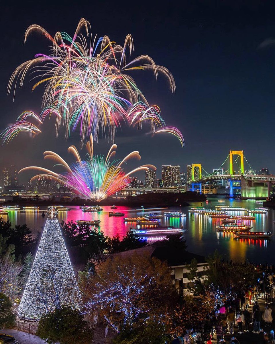 piitures's tweet image. Happy New Year from Tokyo 🎆