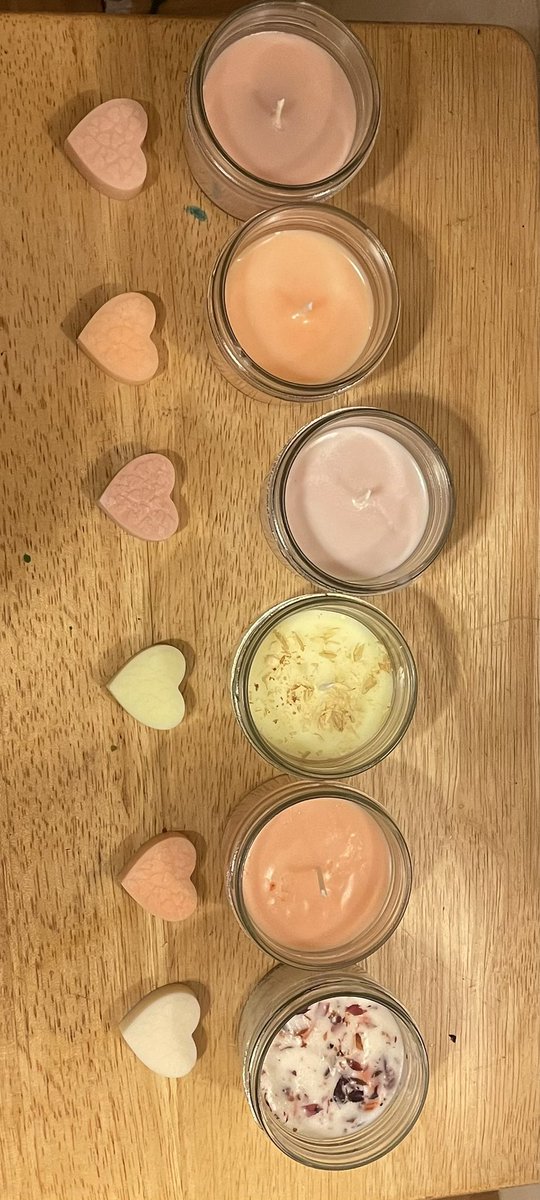 elemessentials's tweet image. some candles i made for a friend for christmas, dropping them soon ❤️‍🔥