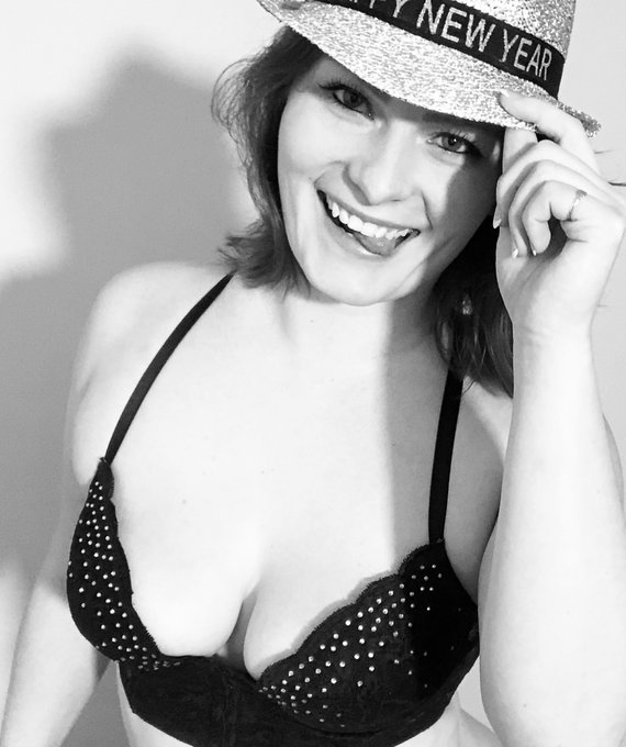 🎉HAPPY NEW YEAR🎉 Very sexy 2021 recap coming out tonight on my spicy site🔥Thank you for the amazing support<a href="/tag/lingerie"class="tags"><span>#lingerie</span></a><a href="/tag/model"class="tags"><span>#model</span></a><a href="/tag/happynewyear"class="tags"><span>#happynewyear</span></a><a href="/tag/spicy"class="tags"><span>#spicy</span></a><a href="/tag/newyear"class="tags"><span>#newyear</span></a>