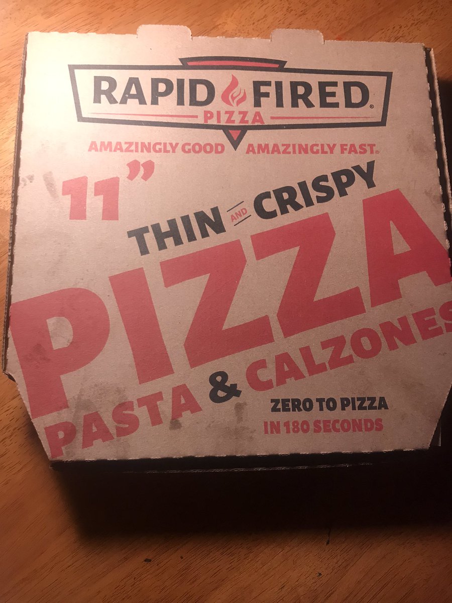 bobbyblaze744's tweet photo. @rapidfiredpizza is over w me. Gonna enjoy this heavy hitter deluxe w the spicy red sauce. #AmazinglyGood #pizza for #NewYear https://t.co/Aos7NIm82K