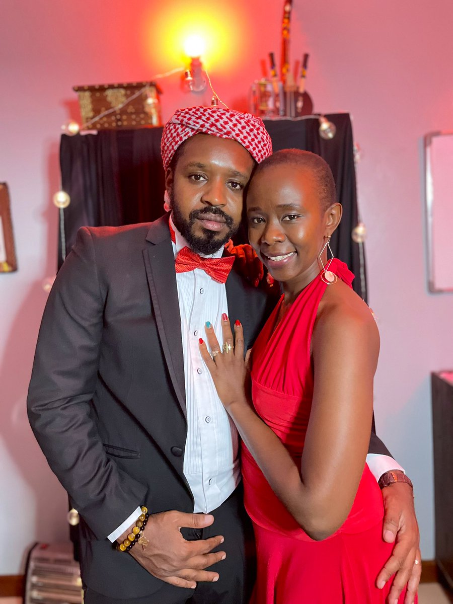 bonifacemwangi's tweet photo. Work hard. Love hard. Live fully. Be intentional. Choose you. Happy 2022. https://t.co/LCxDDrMfkV