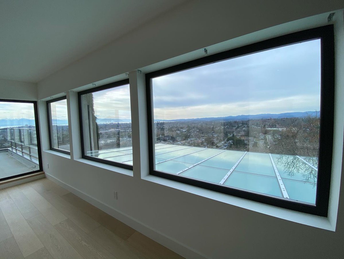 Breathtaking panoramic views! Check out the #beforeandafter of one-way privacy window film: Rejects 76% of the suns heat &amp; 99% of harmful UV #ecofriendly #victoria #victoriabc #saanich #cordovabay #oakbay #langford #vancouverisland #smallbusiness #supportlocal #yyj #solarium #bc