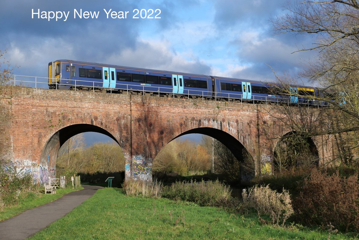 brianseast's tweet photo. @Se_Railway Happy New Year to everyone and for the rail side I have used Southeastern Unit 375811 (also with 375817) working the 13.18 1P40 Dover Priory - London Victoria crossing Hambrook Marshes Viaduct, Canterbury in a burst of unexpected sunshine on 01/12/2021. https://t.co/DbpzA6XK2c
