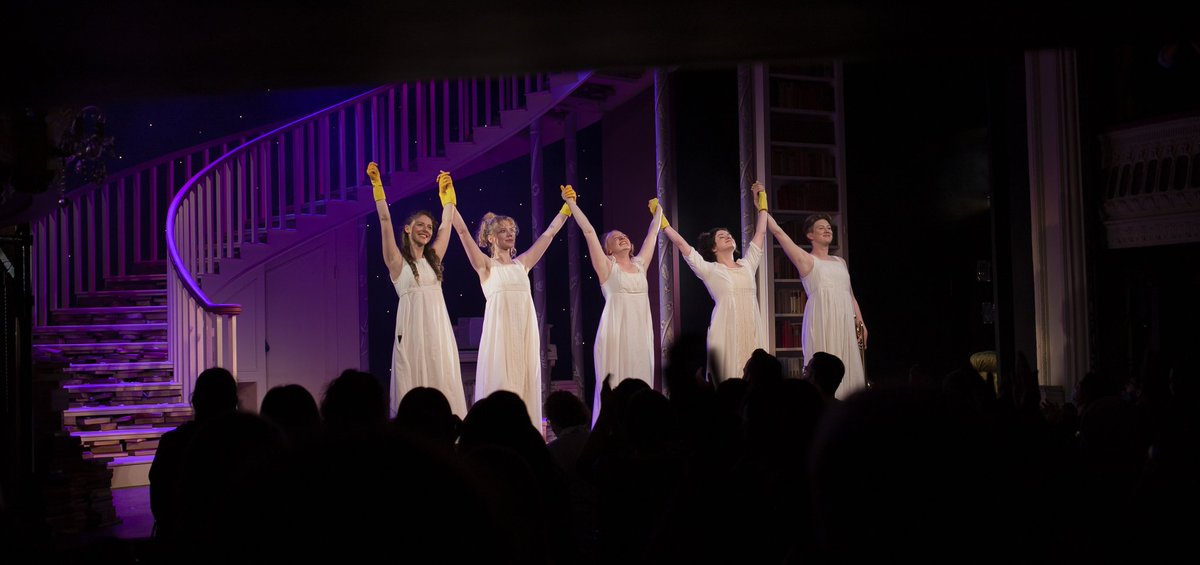 Without a doubt, Pride &amp; Prejudice* (*sort of) has been my favourite new show of the year. Dictionary definition of joy right there! 👏🏼

<a href="/isobel_mcarthur/">Isobel McArthur</a> has written such a crackin' show, and the <a href="/pandpsortof/">prideandprejudicesortof</a> cast are the most brilliant bunch to watch in the West End atm. 🤩