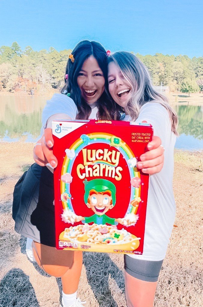 AXO_UTTyler's tweet photo. Lucky me I’m an Alpha Chi 🤩🍀🌈 https://t.co/R2vgykeIJF