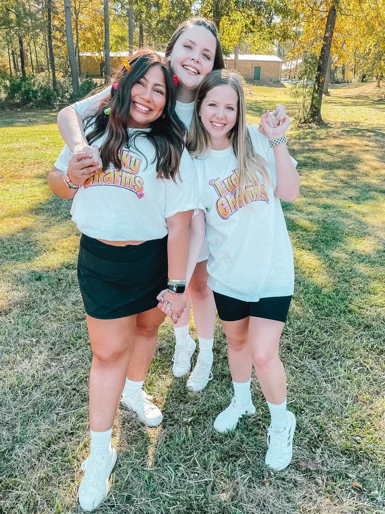 AXO_UTTyler's tweet photo. Lucky me I’m an Alpha Chi 🤩🍀🌈 https://t.co/R2vgykeIJF