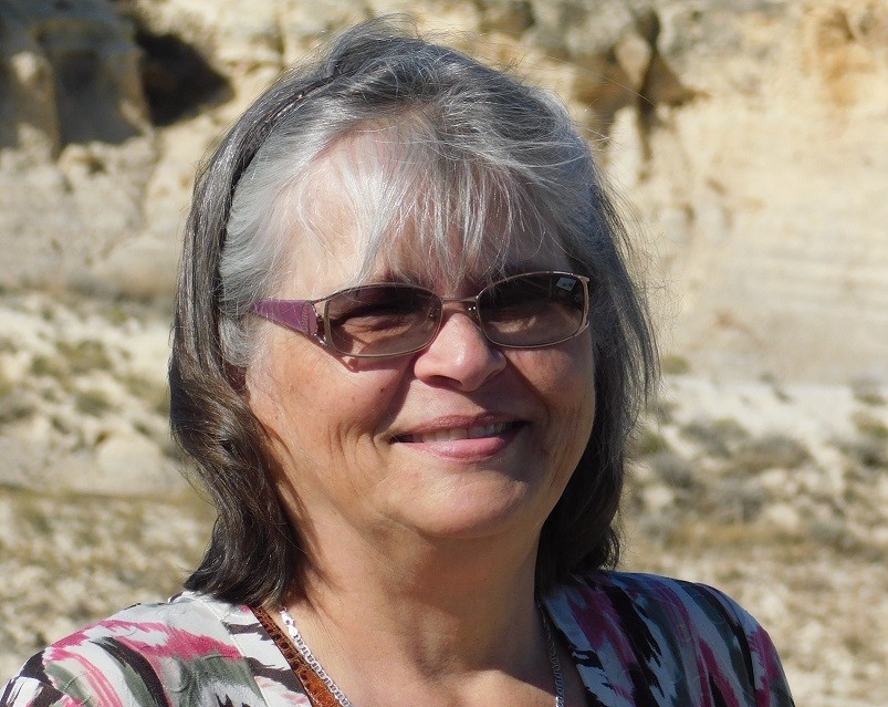 I'm a guest on Linda Rondeau's blog today. Join us here: lindarondeau.com/snarksensibili…