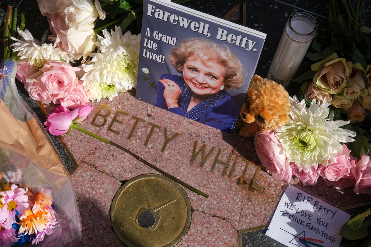 enews's tweet photo. “I hope they remember something funny. I hope they remember a laugh.”—Betty White on her legacy. 📍Hollywood Walk of Fame, California https://t.co/hwDvbngvn3