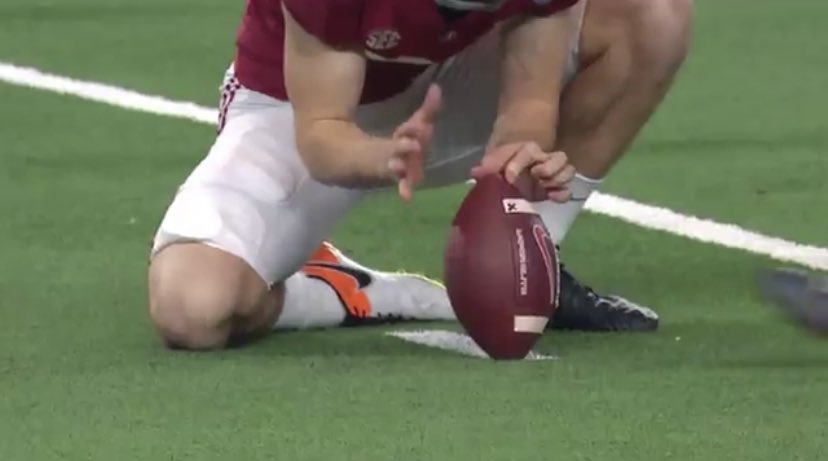 barstoolsports's tweet photo. NOOOOOOOO. LACES MUST BE OUT! https://t.co/Xaa3pvTNG4