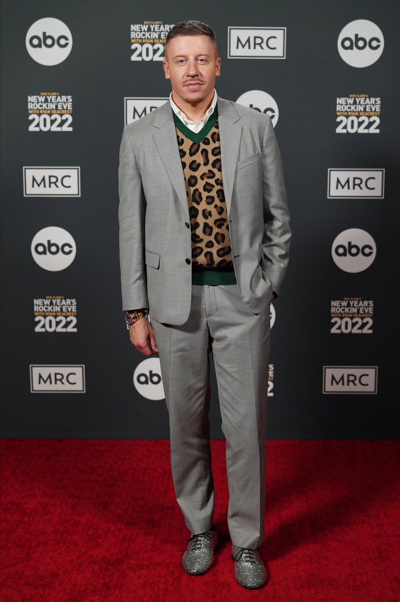 macklemore's tweet photo. Next Years gonna be better than this. I'm performing on @RockinEve, starting at 8/7c on ABC 🎈#RockinEve https://t.co/OCOSv8i0lI