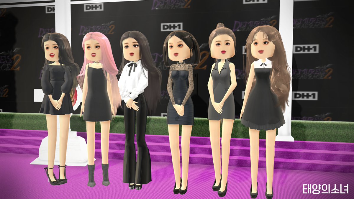 RRarctown's tweet photo. 📸 | SOLAR has been spotted at the Demure's Drag Race Red Carpet!

@DH1_Official 

#DDRS2 #이달의소녀 #LOONA #태양의소녀 #SOLAR #ROBLOX https://t.co/IyOOJCNcMN