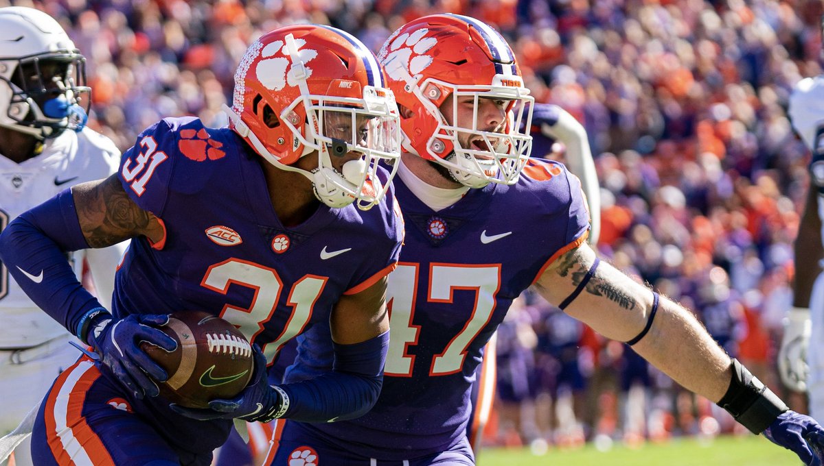 RT @247Sports: College football's top 20 defenses of the 2021 season: https://t.co/CTp7i9wfmZ https://t.co/St24yLzXZi