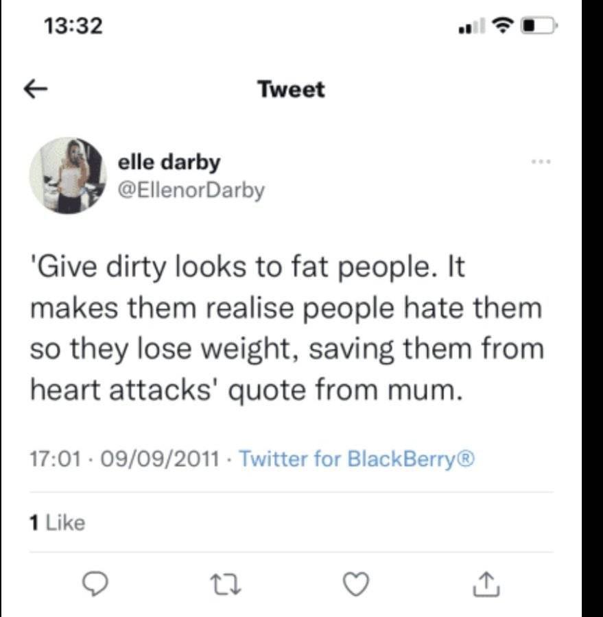 Claire04652396's tweet image. Ps if anyone needs more proof of the tweets, just check out @elledarby s old profile. 

I also found out lots of the screenshots are online on google too for anyone who needs further proof