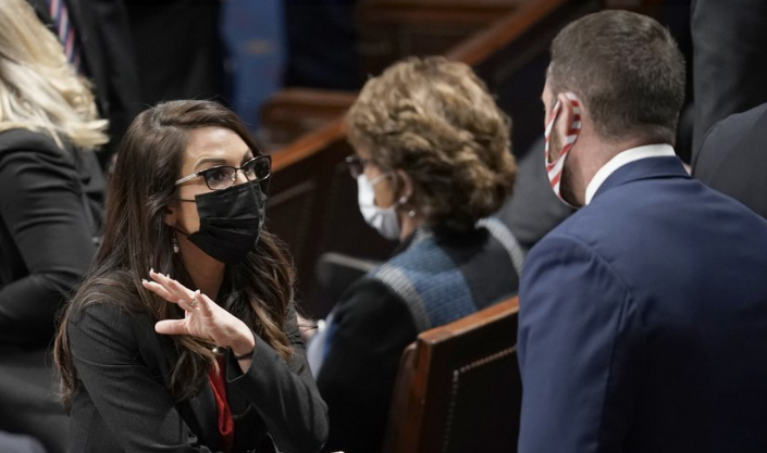 saintamourmi's tweet photo. It's almost as if Boebert's Boyfriend/Chief-of-Staff WANTS her to look bad.  He blocked me so somebody tell him to stop shitposting for her and tweet about the Marshall fire! #JeffSmall #BoebertAffair #MarshallFire #LaurenBoebertIsSoDumb https://t.co/sqTQUBosRT