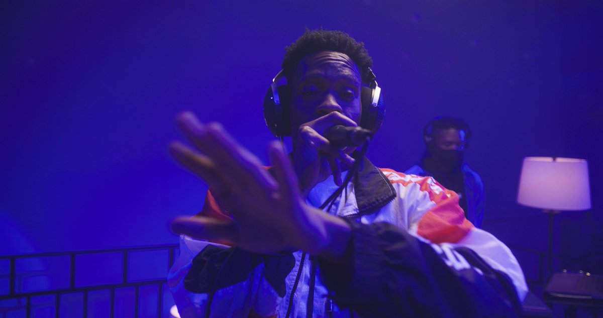 RainCityRelief's tweet photo. Have u seen @PerryPorter’s groovy performance for the RCR vinyl comp yet⁉️ Hit https://t.co/fQEfrbOzF8 to see the full video and support Seattle musicians by preordering this limited edition vinyl ☔️ Records ship in Jan., tysm for your support this year 💚

📸: @forYoungModerns https://t.co/4delffYheS