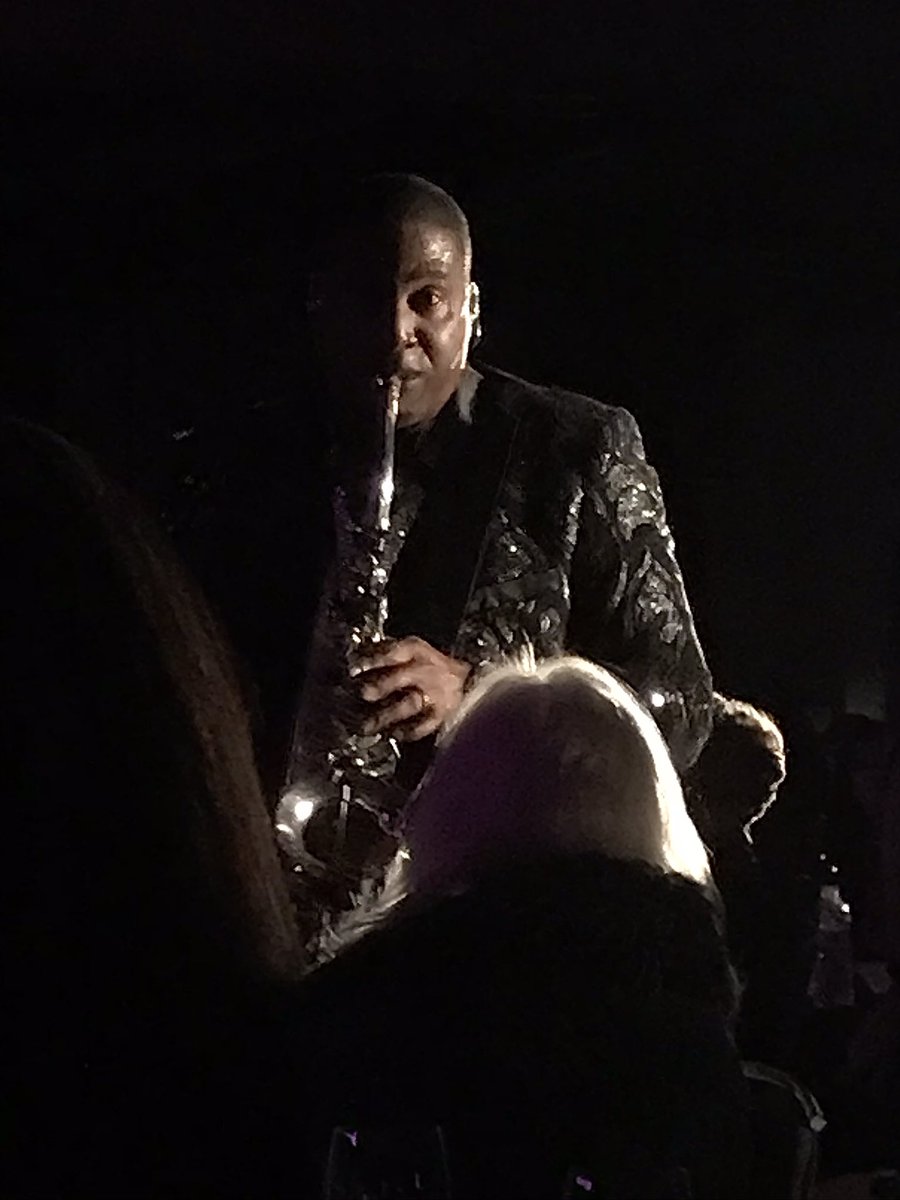 Cher_awo's tweet photo. Getting the New Year’s party started with Eric Darius at Rick Braun’s New Year’s Eve Getaway! 🎶🥂🎊🎷 @ericdarius #happynewyear #jazz #smoothjazz #jazzsax #ericdarius #gettingthepartystarted https://t.co/FYk6LFqTEX