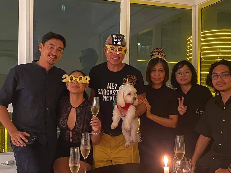 nadinehourly's tweet photo. Happy new year, Lustre fam!! 🎉🤍 https://t.co/IqitCx4BOz
