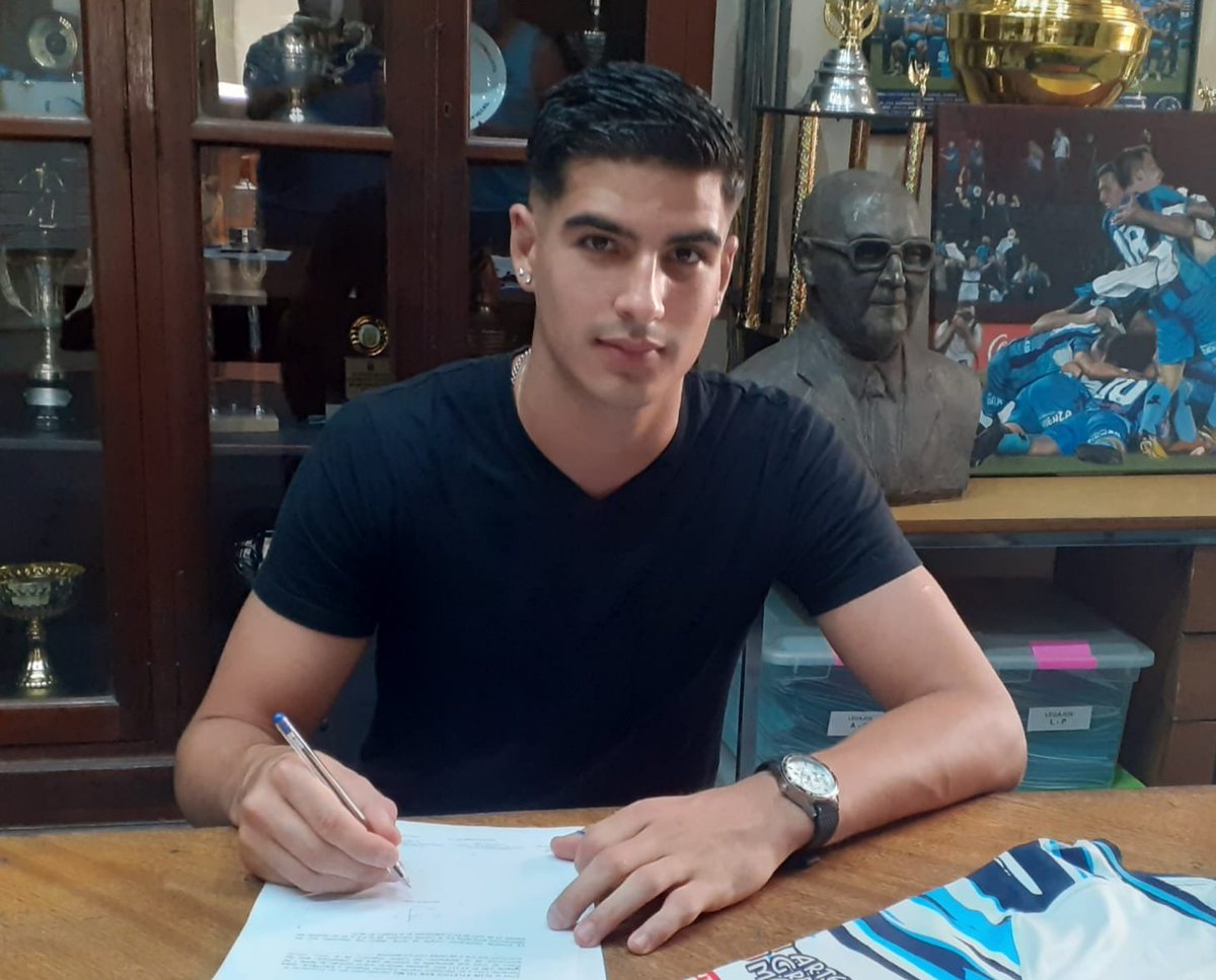 clubsantelmo's tweet photo. #PrimeraNacional
#SanTelmo en el último día del año cerró 4 incorporaciones para al primer equipo: Aarón Barquett y Carlos Negüel de #ArgJuniors, Gianluca Pugliese de #Platense y Juan IgnacioCautela de Def. y Justicia . A todos ellos bienvenidos al @clubsantelmo
📸 @gaedmigliore https://t.co/CDATBhouO1