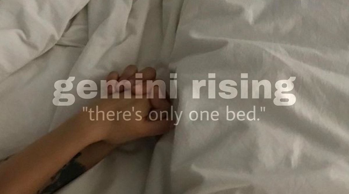 LittlePrinceV's tweet photo. omg there's only one bed <3 https://t.co/JYmgEmapdN