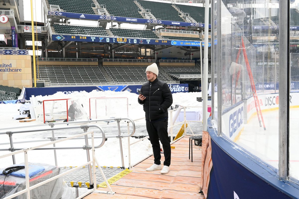 StLouisBlues's tweet photo. The stage is set. #WinterClassic https://t.co/56A2LxmdSV