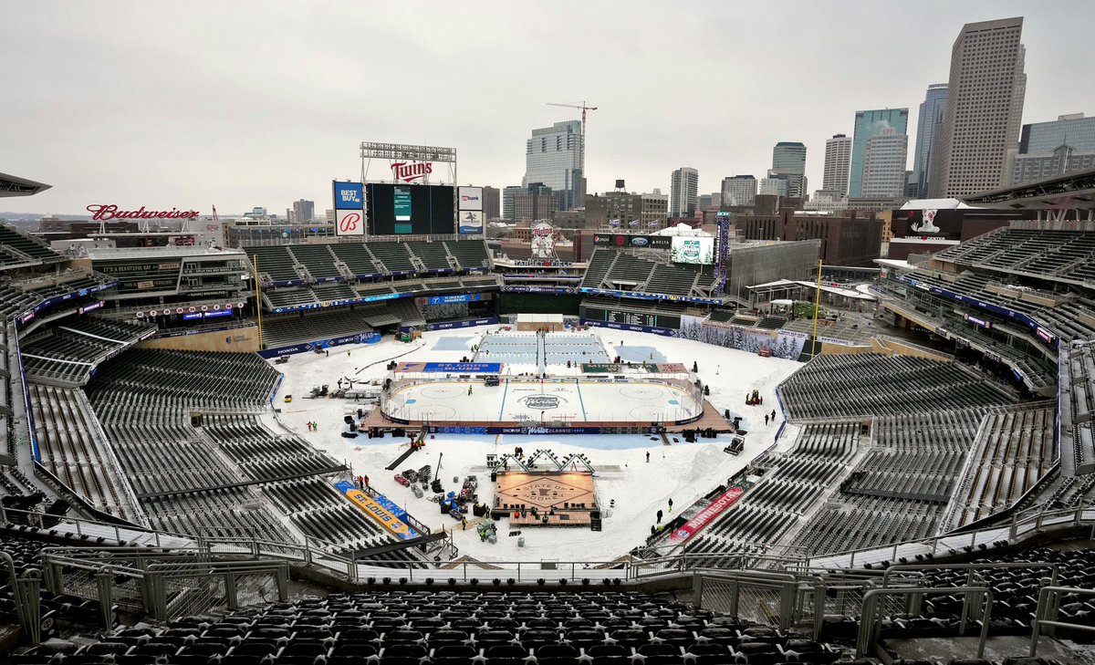 StLouisBlues's tweet photo. The stage is set. #WinterClassic https://t.co/56A2LxmdSV