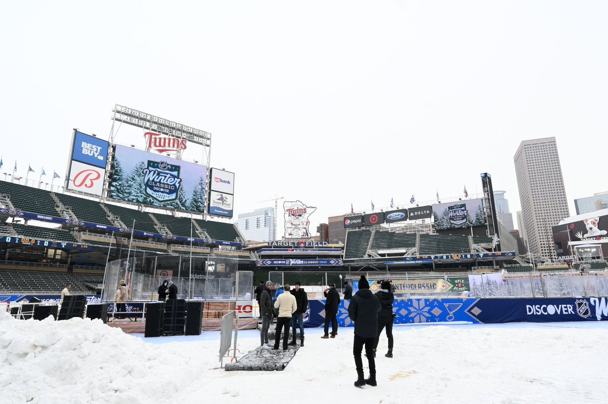 StLouisBlues's tweet photo. The stage is set. #WinterClassic https://t.co/56A2LxmdSV
