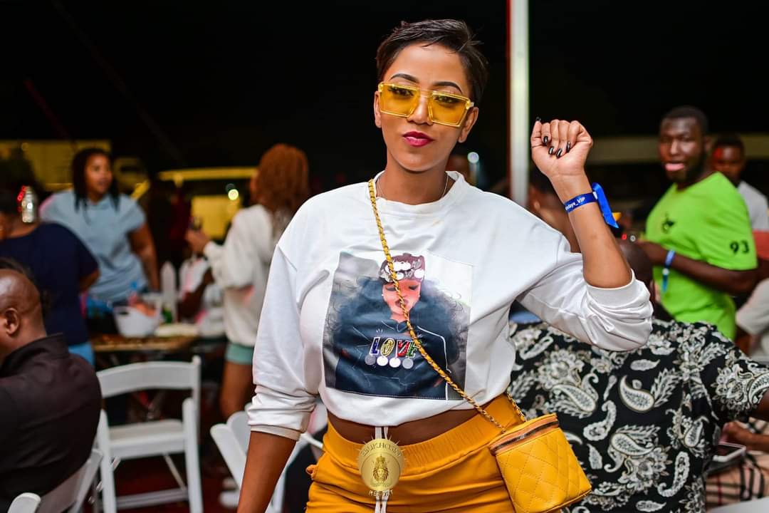 SweetAngelo_sa's tweet photo. Chery Yase Kasi
The Ragga Queen.. 🧡🧡🧡🧡

#NewYear2022 https://t.co/LAmFS6yV1O