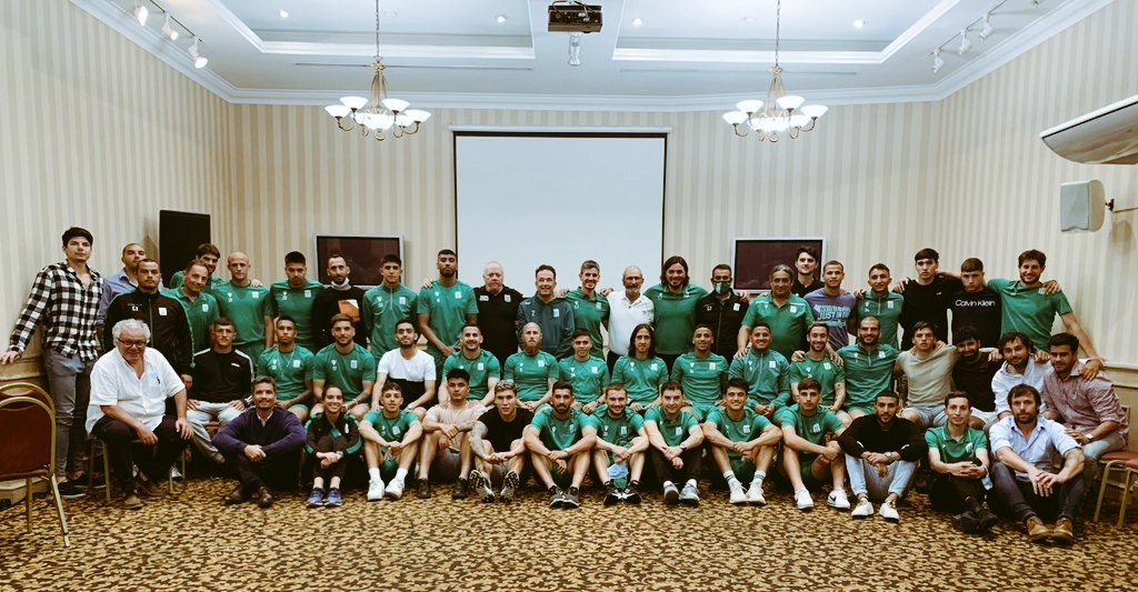 bochasantin22's tweet photo. @RacingClubUru feliz 2022 https://t.co/JKB7gEPy34