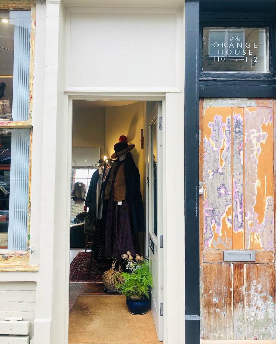 Colenimo's tweet photo. Happy New Year✨Thanks for all your love and support last year! Wishing all the best for 2022💫🥰🎉Colenimo shop is reopening from 7th Friday.
あけましておめでとうございます✨🎍旧年は大変お世話になりました！今年もどうぞ宜しくお願い致します🥰
#colenimo #columbiaroad https://t.co/WbOMMYexpf