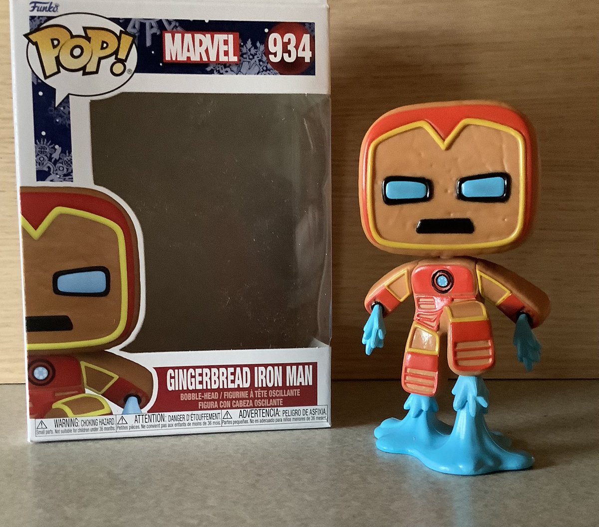 Jedi_Jill's tweet photo. Gingerbread Iron Man made it here before the new year! My boys are together! I applaud whoever had the idea for this set. They are sooo adorable! 😊💚❤️ #Hulk #IronMan #ScienceBros #ScienceBrosForever #GingerbreadHulk #GingerbreadIronMan #adorable #FunkoPop #cutestuff https://t.co/aPsct0t4nU