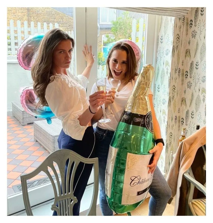 It's the last day of 2021! #TeamWildWaves have been on the ocean for 19 days now!!🚣‍♀️ Their #NewYearsEve is looking very different from their typical celebrations with their family and friends🥂  This #Throwback picture from Charley's birthday is great! #TWAC2021