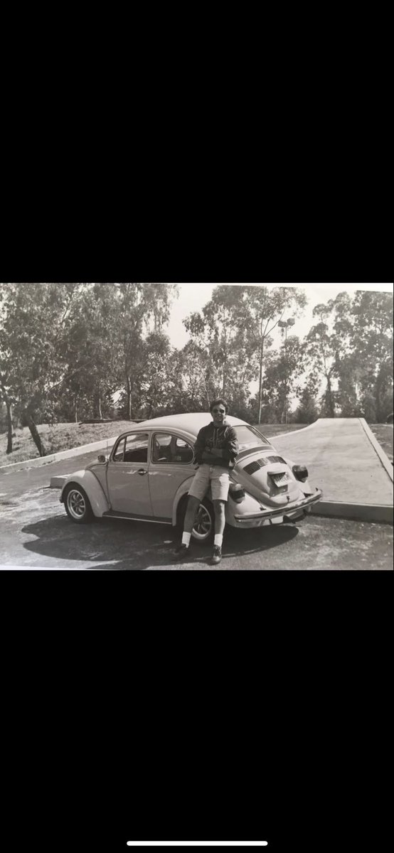 chachoestrada's tweet photo. @santiagopgm Vocho 1980, fue de mi mamá del 80 al 90, luego del 90 al 92 de mi hermana y del 92 a la fecha (casi 30 años) es mío, lo conservo y lo cuido como a una joya. Será de mi hija en algún momento. https://t.co/DdsPLJ5kRC