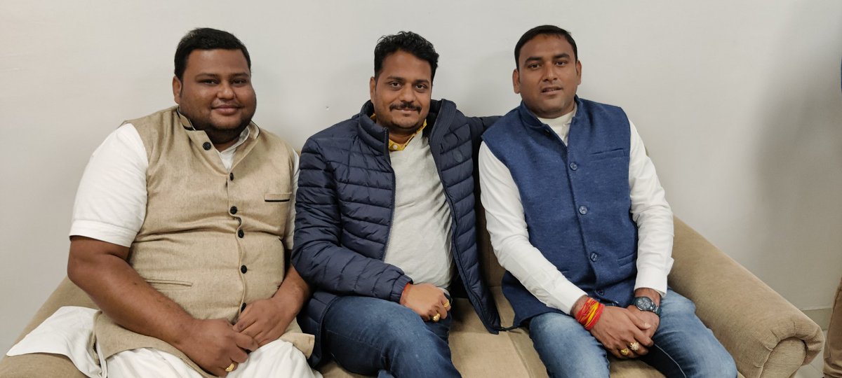 Gyanendrabjym's tweet photo. हमारे नेता @MPBJYM के प्रदेश अध्यक्ष आदरणीय @vaibhavpawarmp भैया से भोपाल में मिलना हुआ https://t.co/E6xWlsd77f