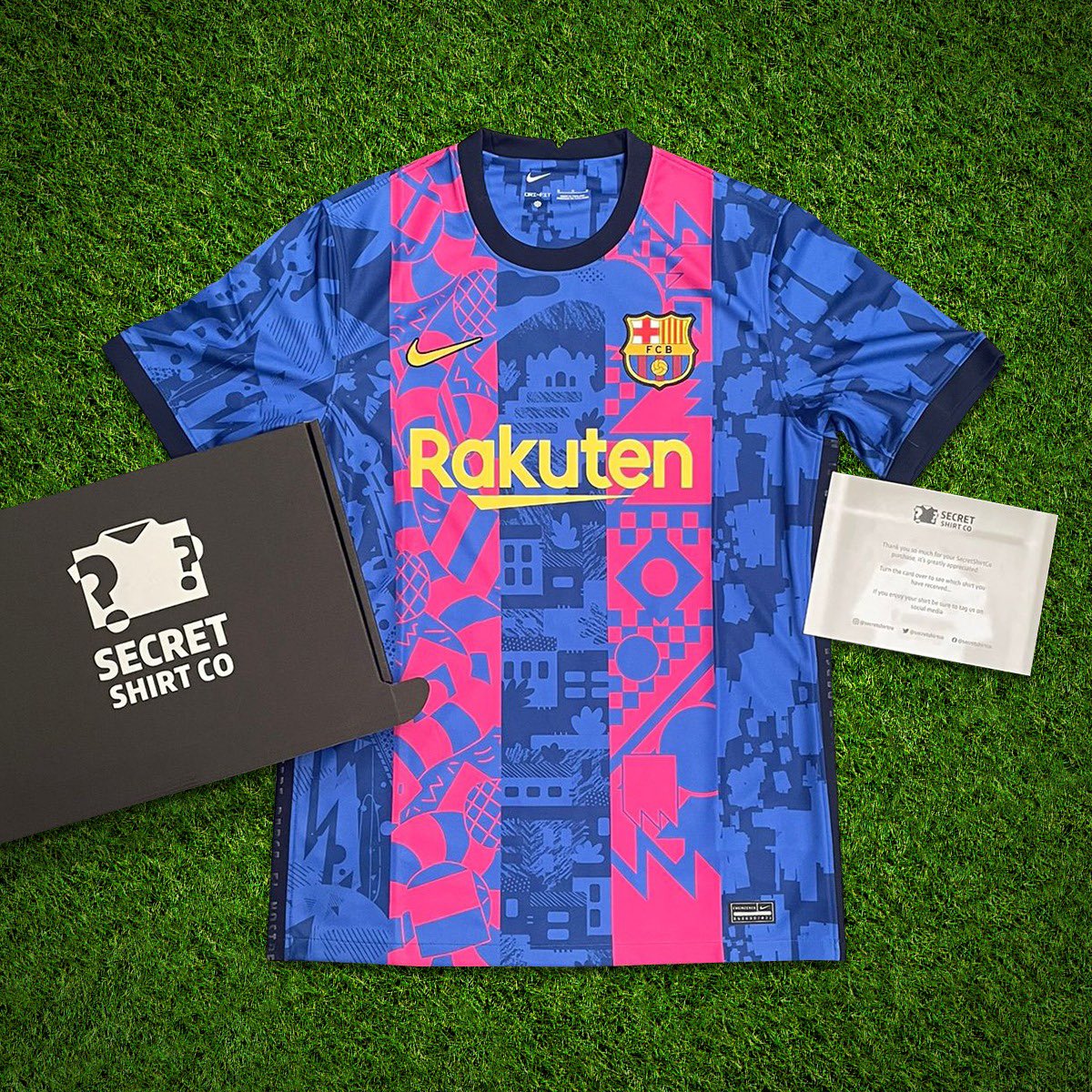 secretshirtco's tweet image. Secret Shirt Co New Years Eve Giveaway. 19/24. 

To enter 👇

🔄 Retweet this tweet
🤝 Follow us

Winner will be announced at 18.55PM, Good luck! 💥