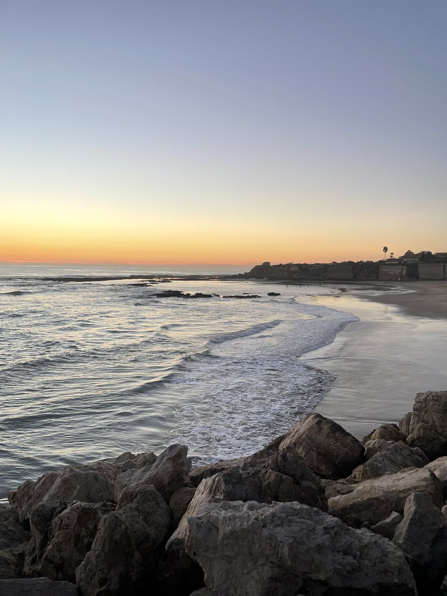Penúltima puesta de sol en la playa del año ✨