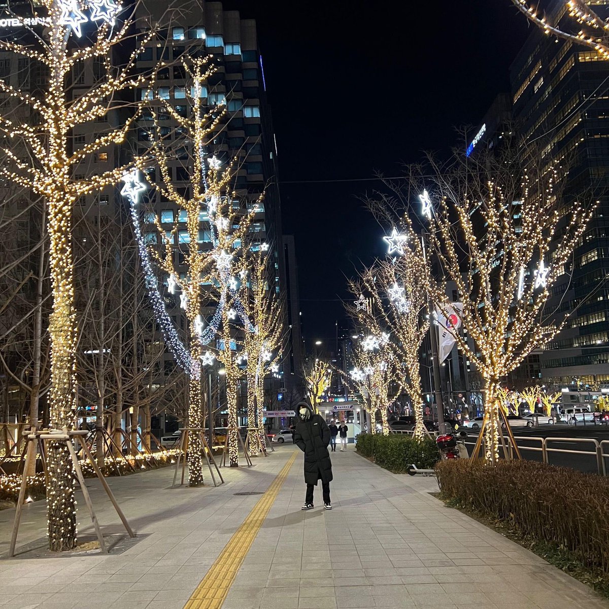 translatingTXT's tweet photo. [220101] #SOOBIN Weverse 

“Please look after us in this year as well, MOAs!” 

@TXT_members @TXT_bighit https://t.co/EcDalGMI0s
