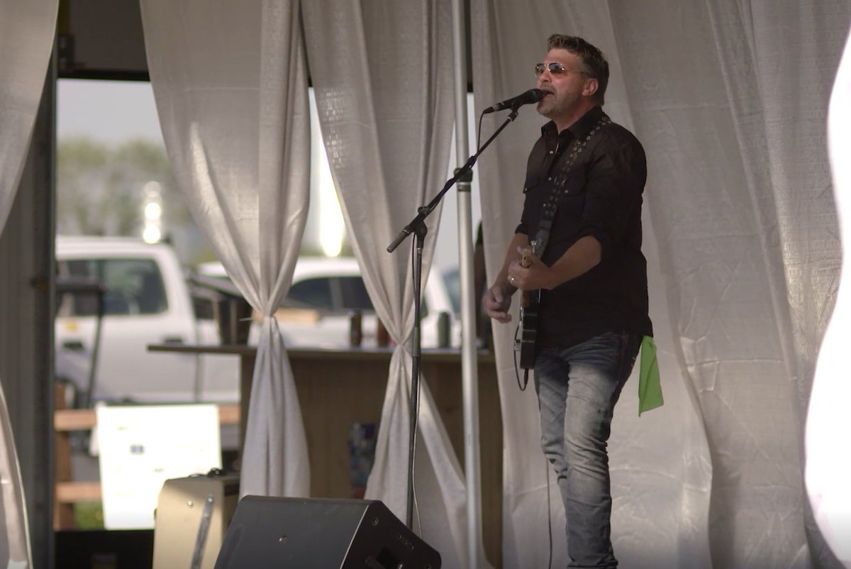 DiscoveryFarmCA's tweet photo. (1/3) In celebration of the first-ever #DiscoveryFarmVIP Experience held in 2021, we would like to share the “Heaven on Dirt” music video that was produced during the set of our musical entertainment guest, @Doc_Walker.

WATCH HERE: https://t.co/dULd3uq7Fk https://t.co/OQzt8GMcUS