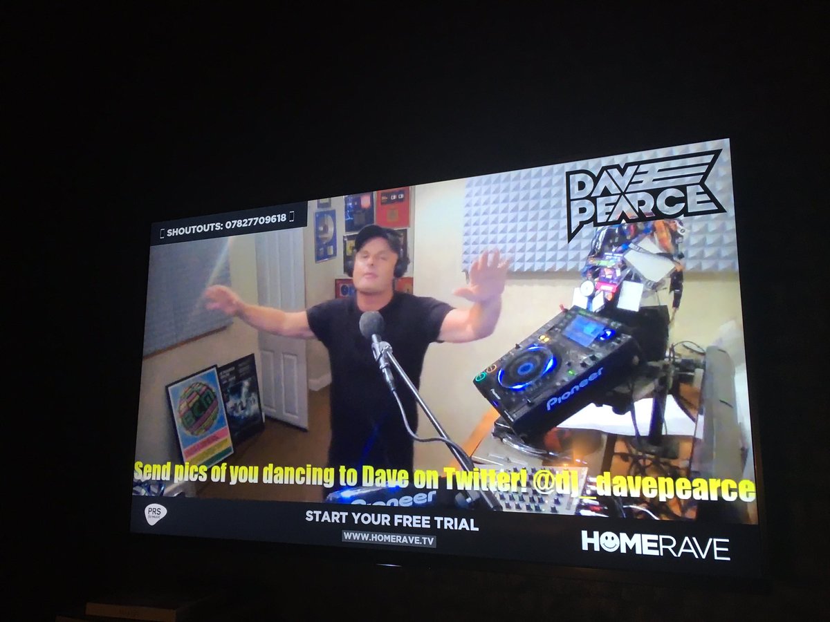 daz_ellis's tweet photo. @dj_davepearce listening to last weeks Dave ‘tuuuuuunage of the highest order’ on New Year’s Eve! https://t.co/kcoX0Fqa87