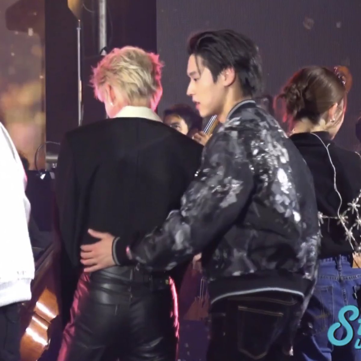 เอวพีพีเหมือนมีกาวติดไว้อะ