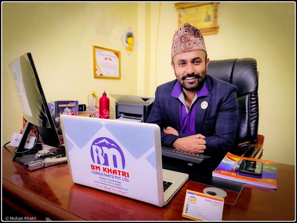 नयाँ वर्ष २०२२ संगै अन्तर्राष्ट्रिय नेपाली टोपी दिवसको सम्पूर्ण दाजु, भाई, दिदि, बहिनी, आफन्तजन र स्टमित्रहरुमा हार्दिक मंगलमय शुभकामना व्यक्त गर्न चाहान्छु ।

रो विक्रम छेत्री 
पुर्व अध्यक्ष 
रोट्रय्याकट क्लव अफ तिलोत्तमा रुपन्देही