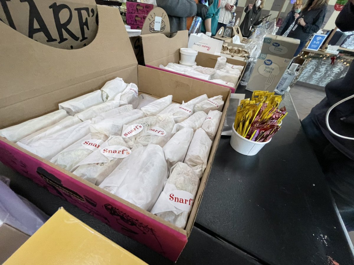 rmpbs's tweet image. Food being distributed now at the #evacuationcenter at Lafayette YMCA. #MarshallFire