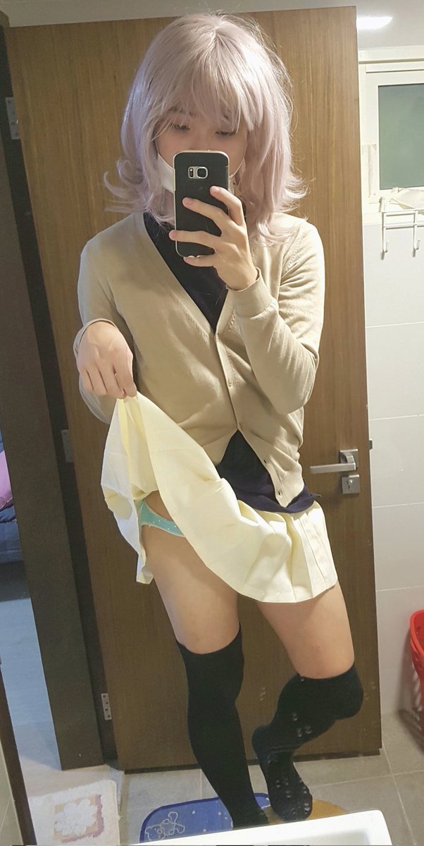 daikon_cd's tweet photo. Happy 2021 !!! 💕 My goal this year is to move out for abit so i can take photos more freely 😣

#femboy #伪娘 #男の娘 #trap https://t.co/ekcfBiAL1C