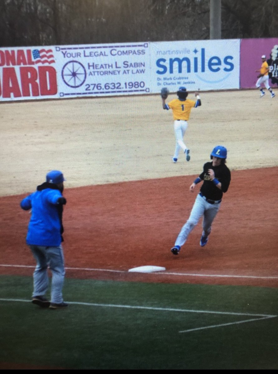 LDeeAnn's tweet photo. We almost there, 
15 days and counting! @UsclBaseball1 https://t.co/6UicG6TSym