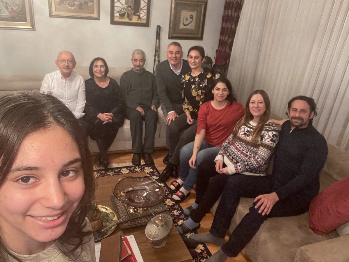 kilicdarogluk's tweet photo. Torunum Duru’nun objektifinden😌 Ailemiz, Türkiye’nin ailelerine çok güzel bir yıl diler! https://t.co/8B5lE9sxzV