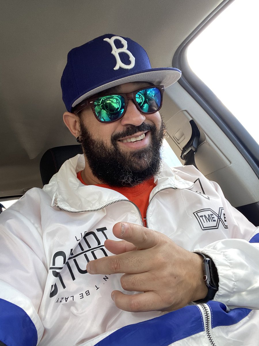 SneakerHeadDad's tweet photo. New Years Eve Errands🔥 Don’t ⛽️ me up🙏🏾 I’m already too damn hot💯 2022 is My Year💯 #PMS100K 🙏🏾🙏🏾 https://t.co/fzzzKmMmA7